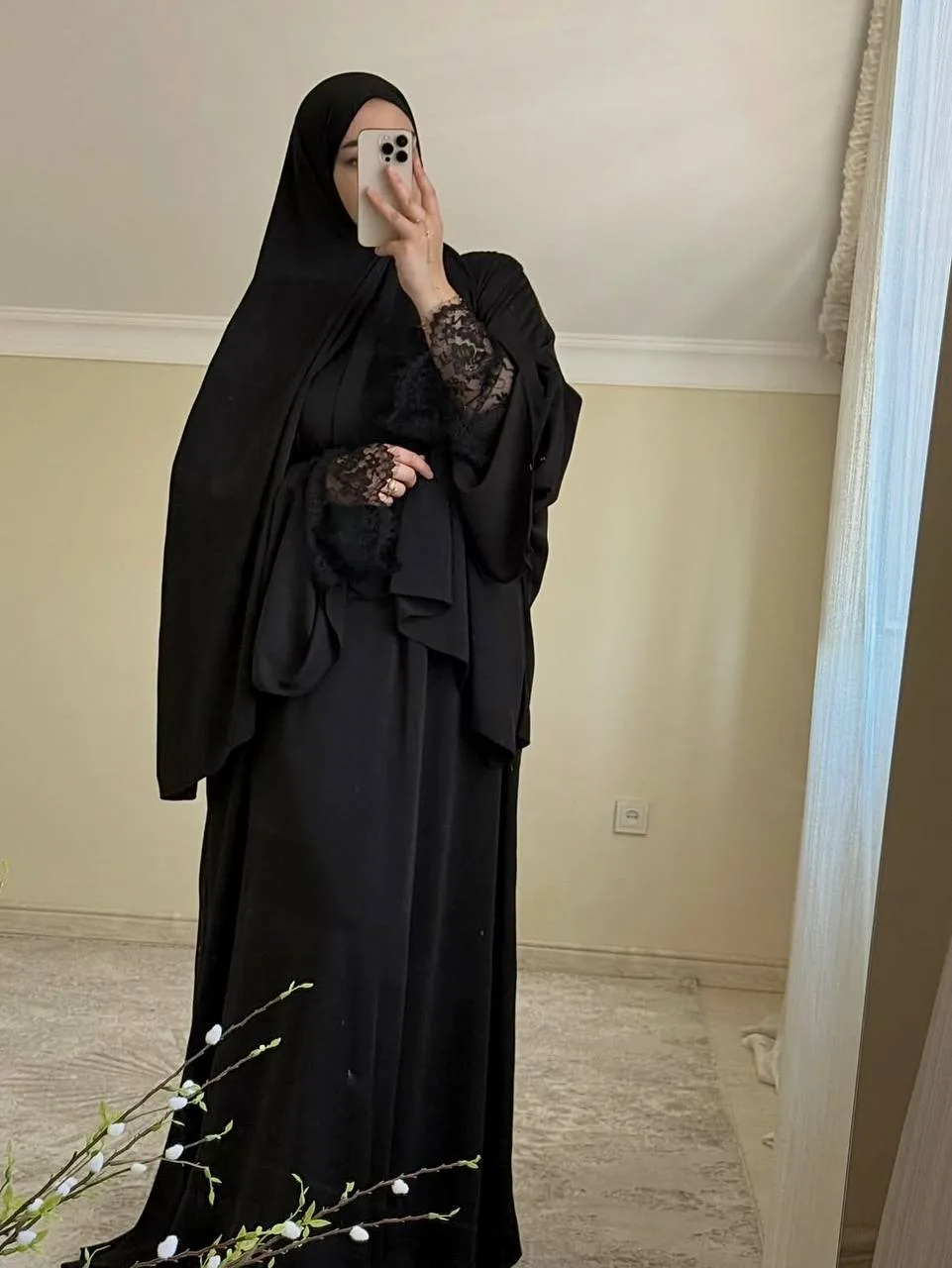 Elvira · Noir dentelle