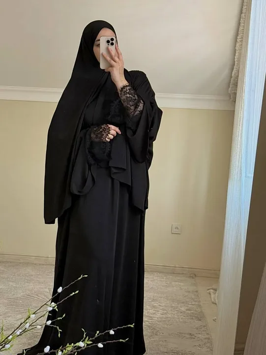 Elvira · Noir dentelle